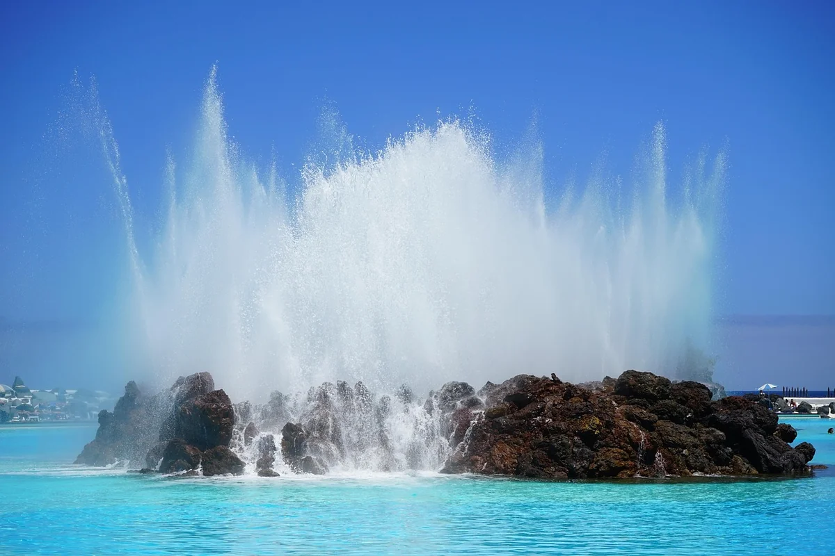 Camouflage piscine tubulaire : 7 astuces ingénieuses pour 2026